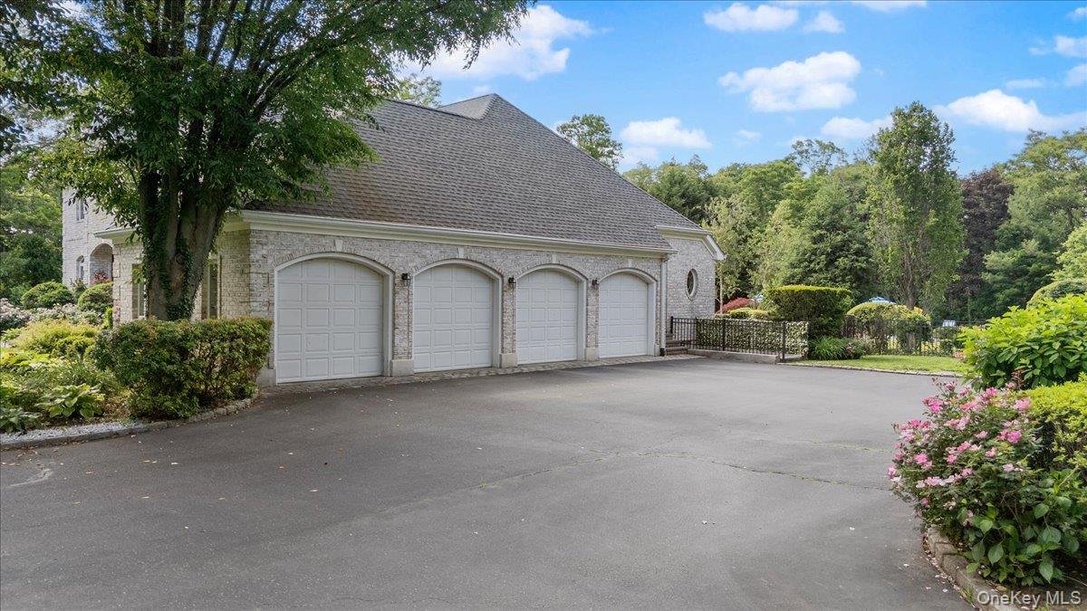 10 Overbrook Lane