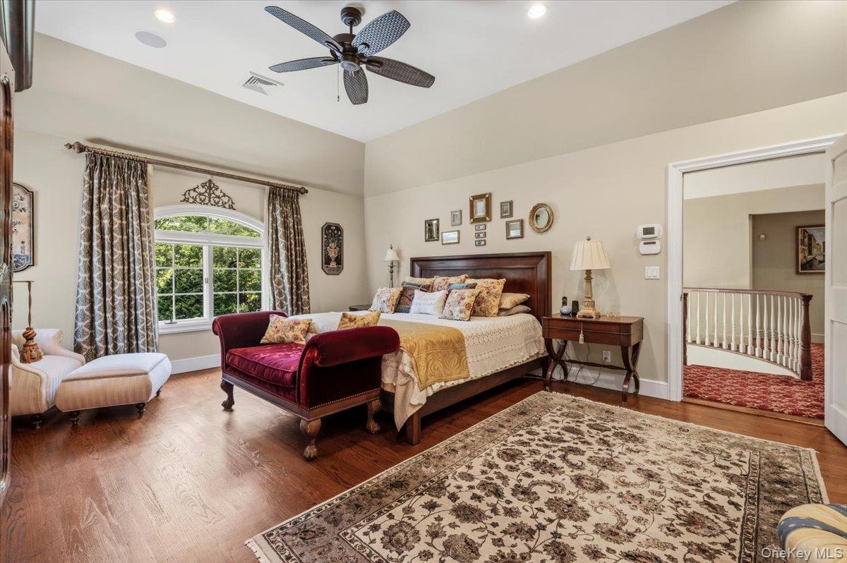 10 Overbrook Lane