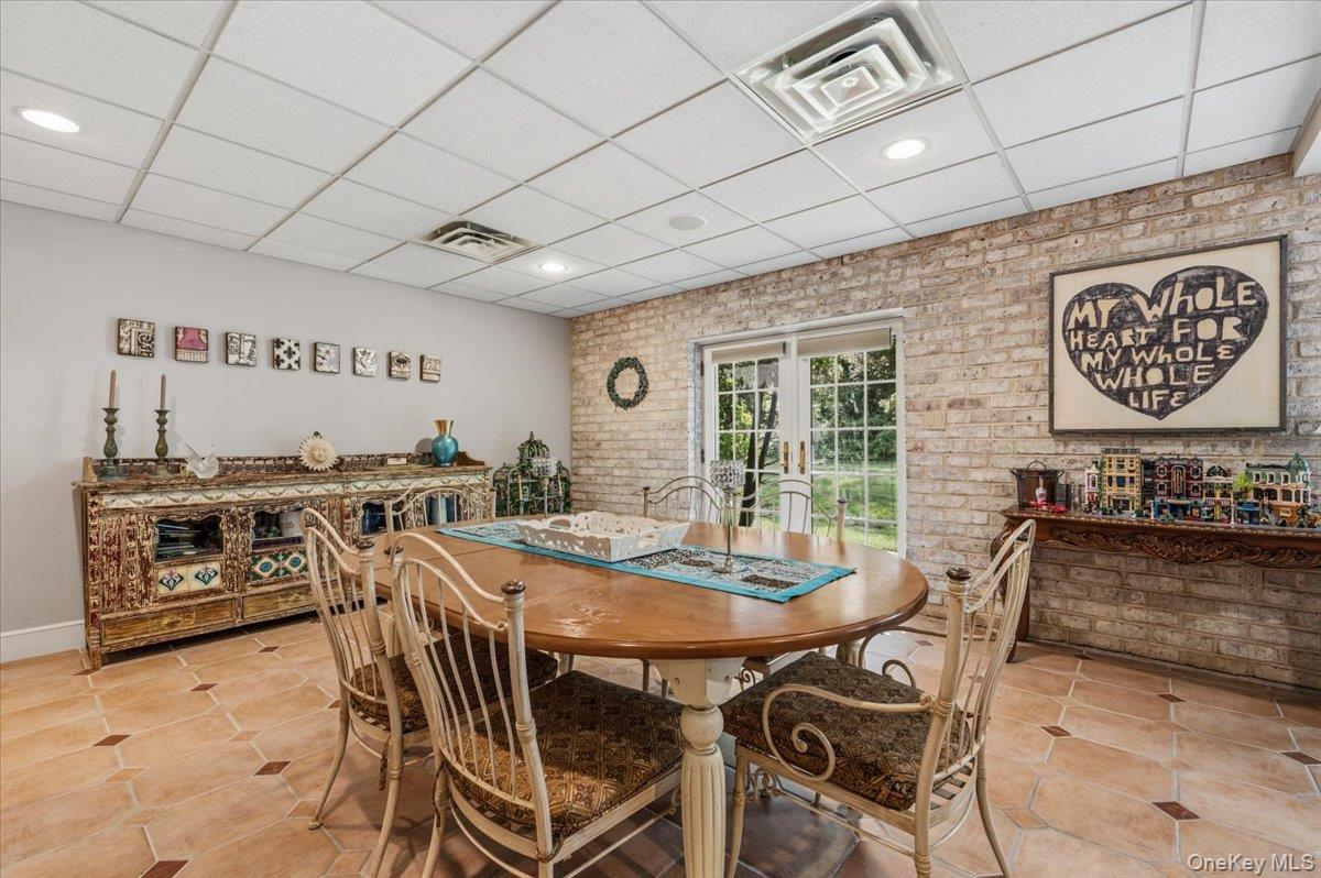 10 Overbrook Lane