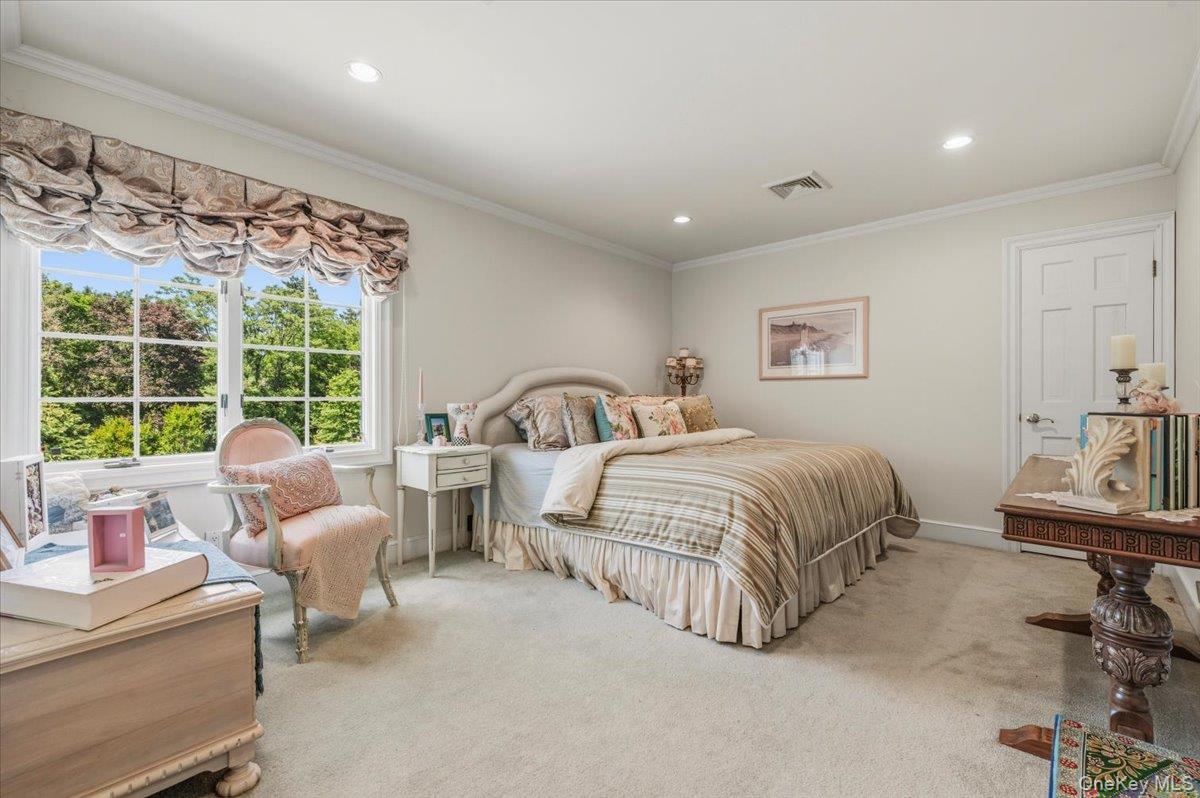 10 Overbrook Lane