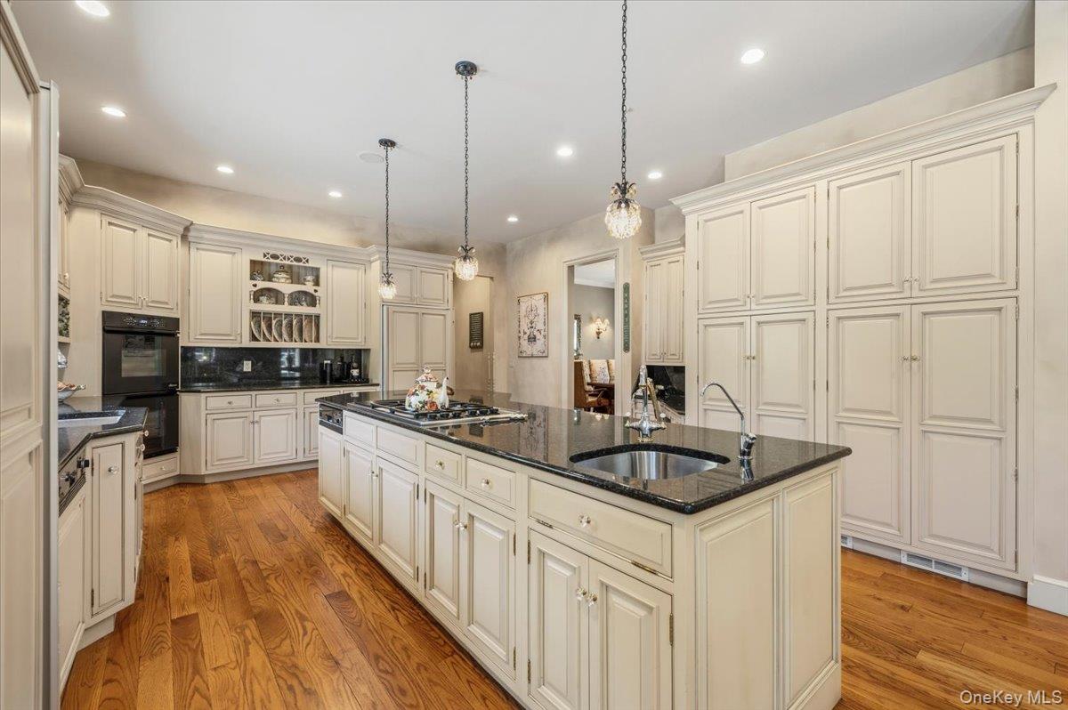 10 Overbrook Lane