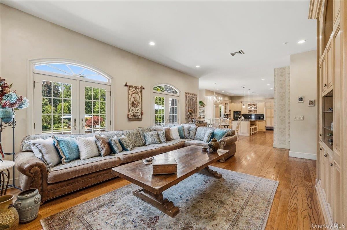 10 Overbrook Lane