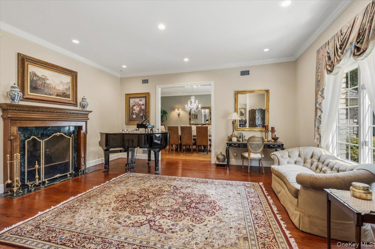 10 Overbrook Lane