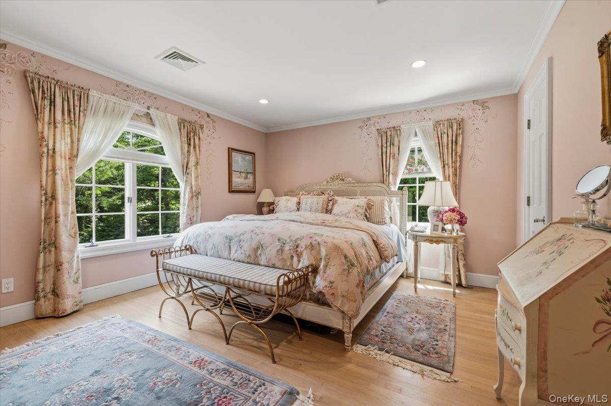 10 Overbrook Lane