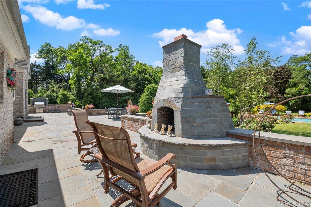10 Overbrook Lane