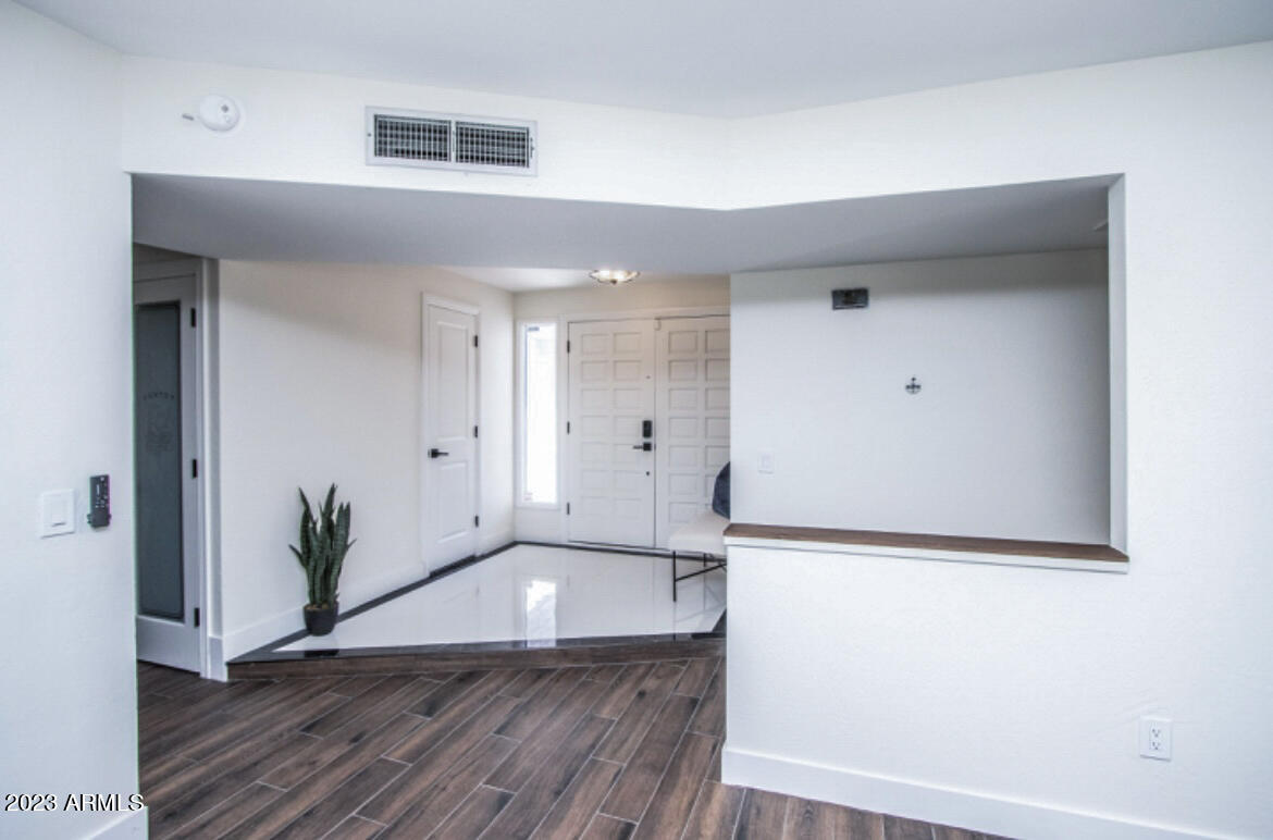 2020 E WATSON Drive