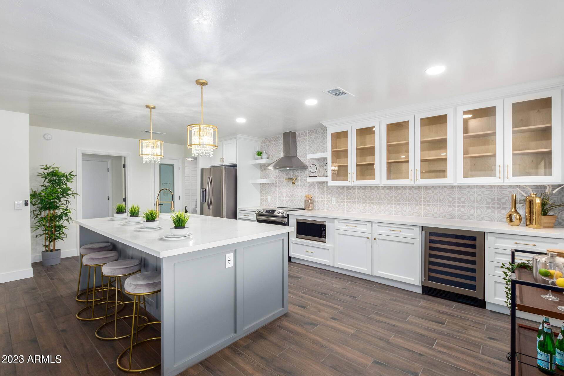 2020 E WATSON Drive