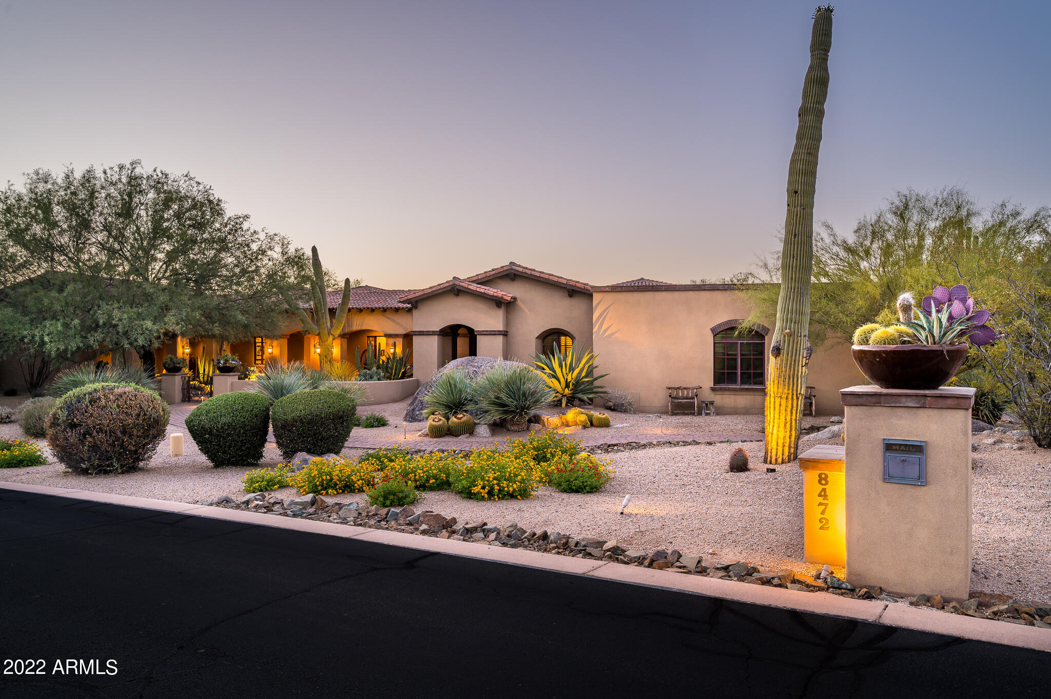 8472 E MOONLIGHT Pass