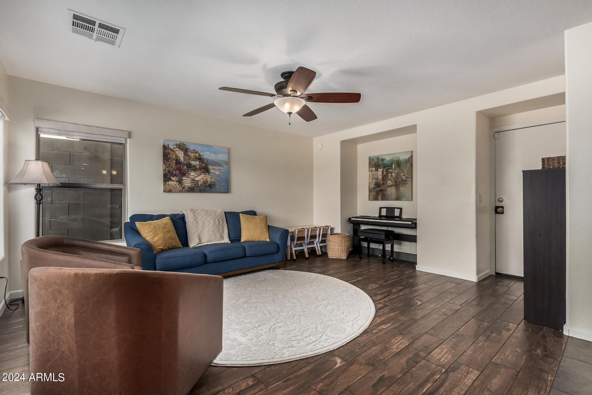 2356 W BARWICK Drive