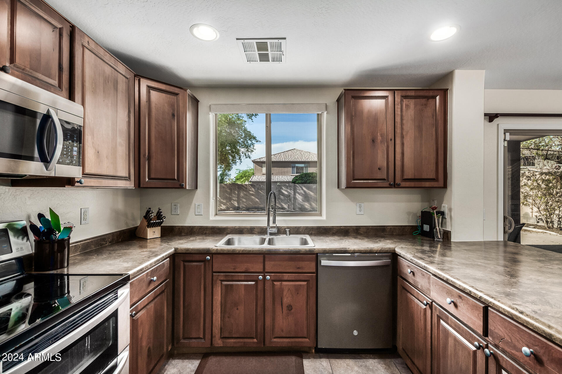 2356 W BARWICK Drive