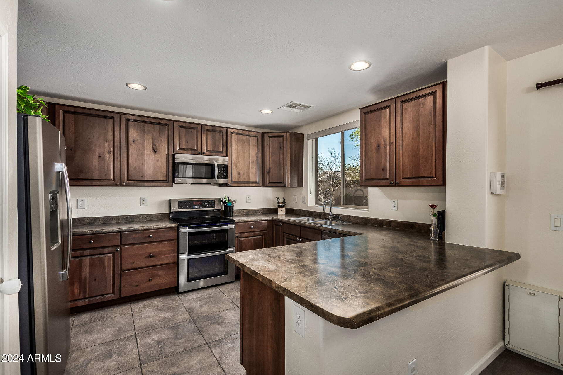 2356 W BARWICK Drive