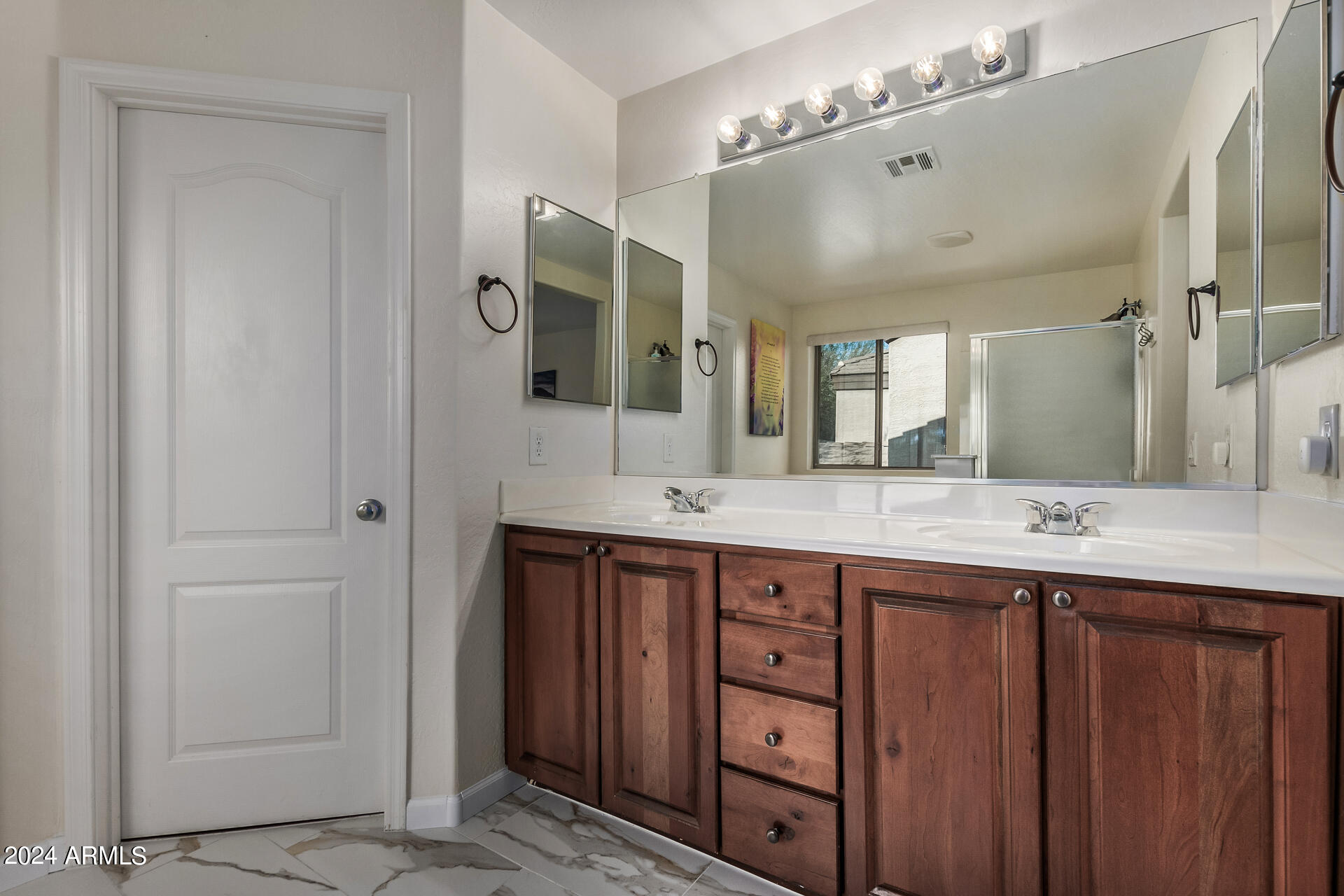 2356 W BARWICK Drive