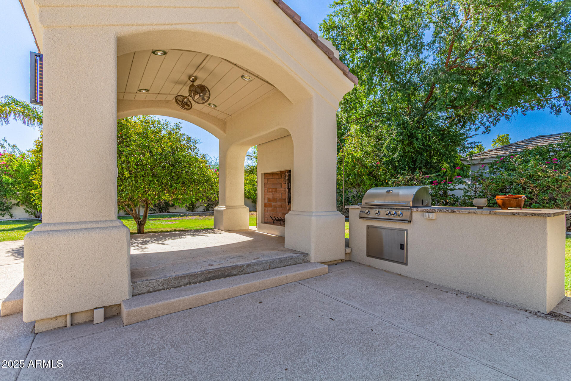 9053 N 46TH Street