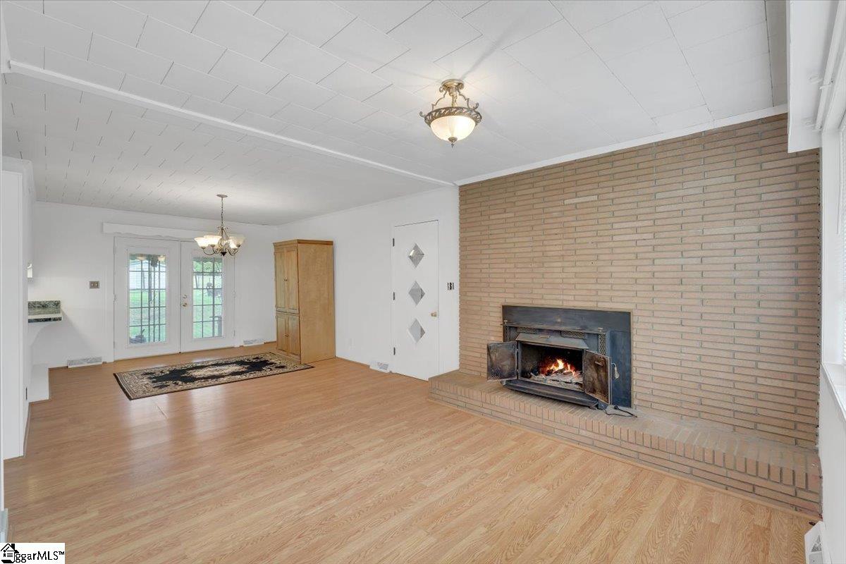 107 Whitten Road