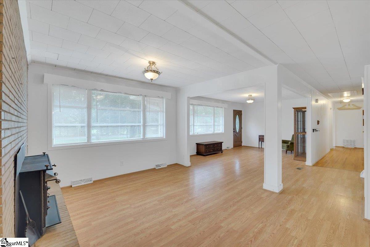 107 Whitten Road