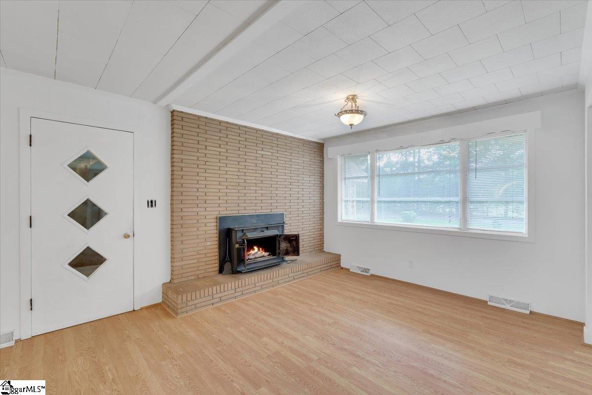 107 Whitten Road