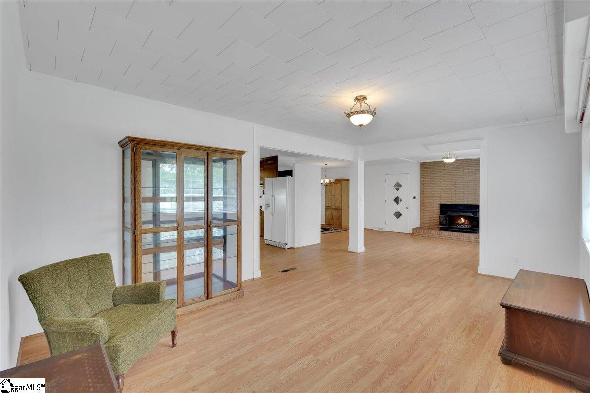 107 Whitten Road