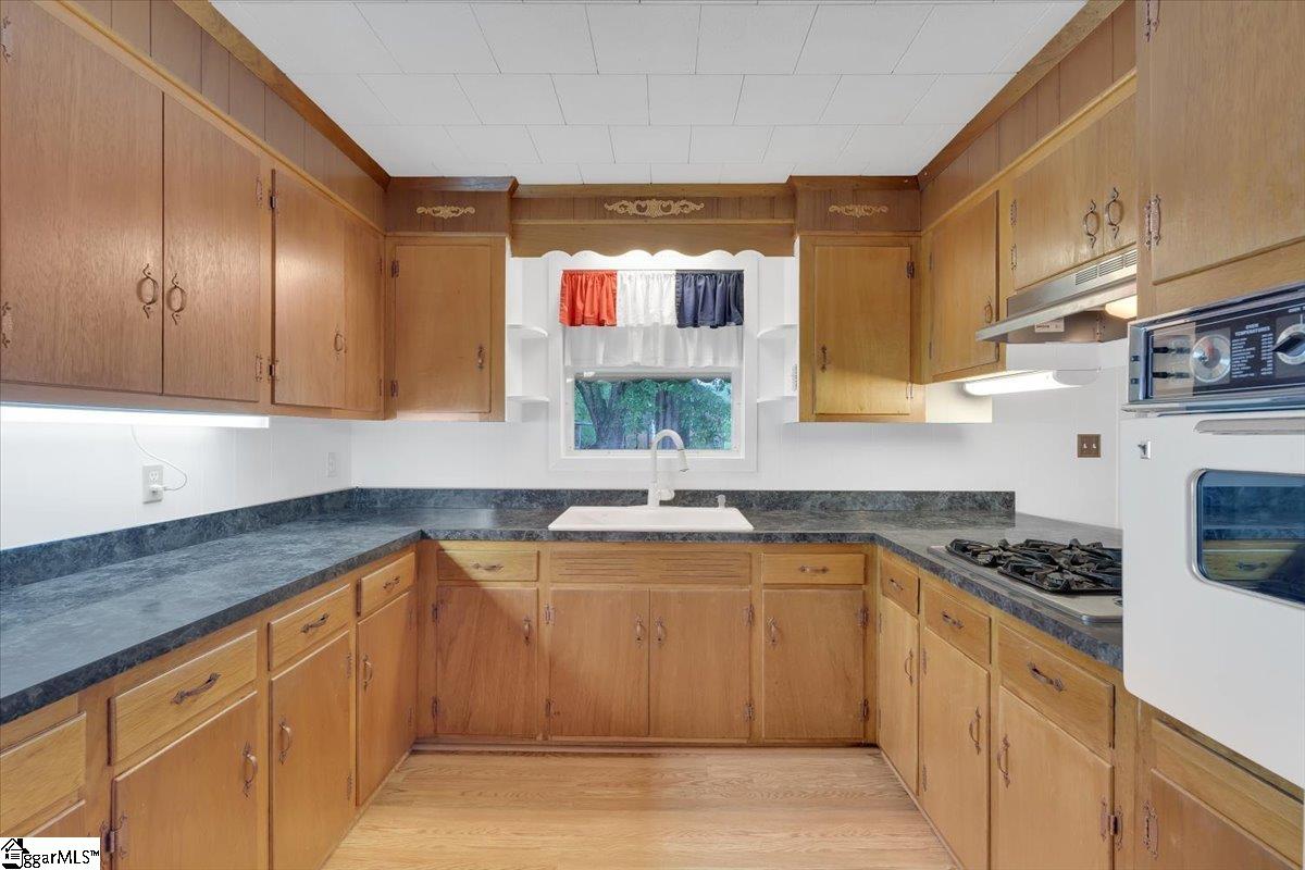 107 Whitten Road
