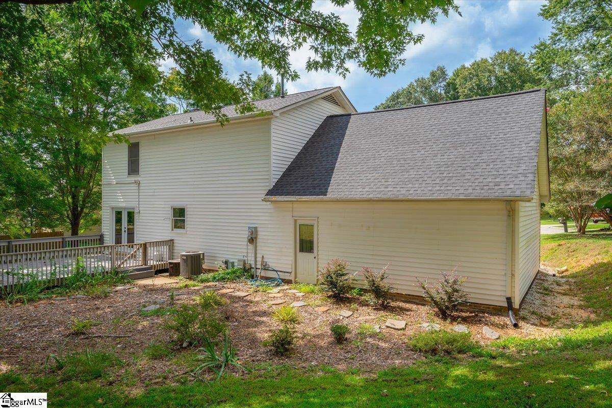 112 Wyatt Oaks Court