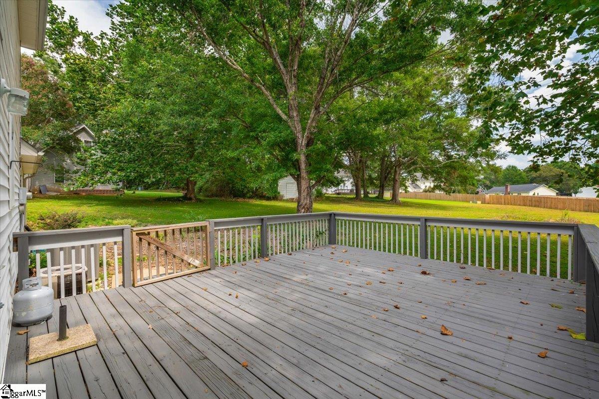 112 Wyatt Oaks Court