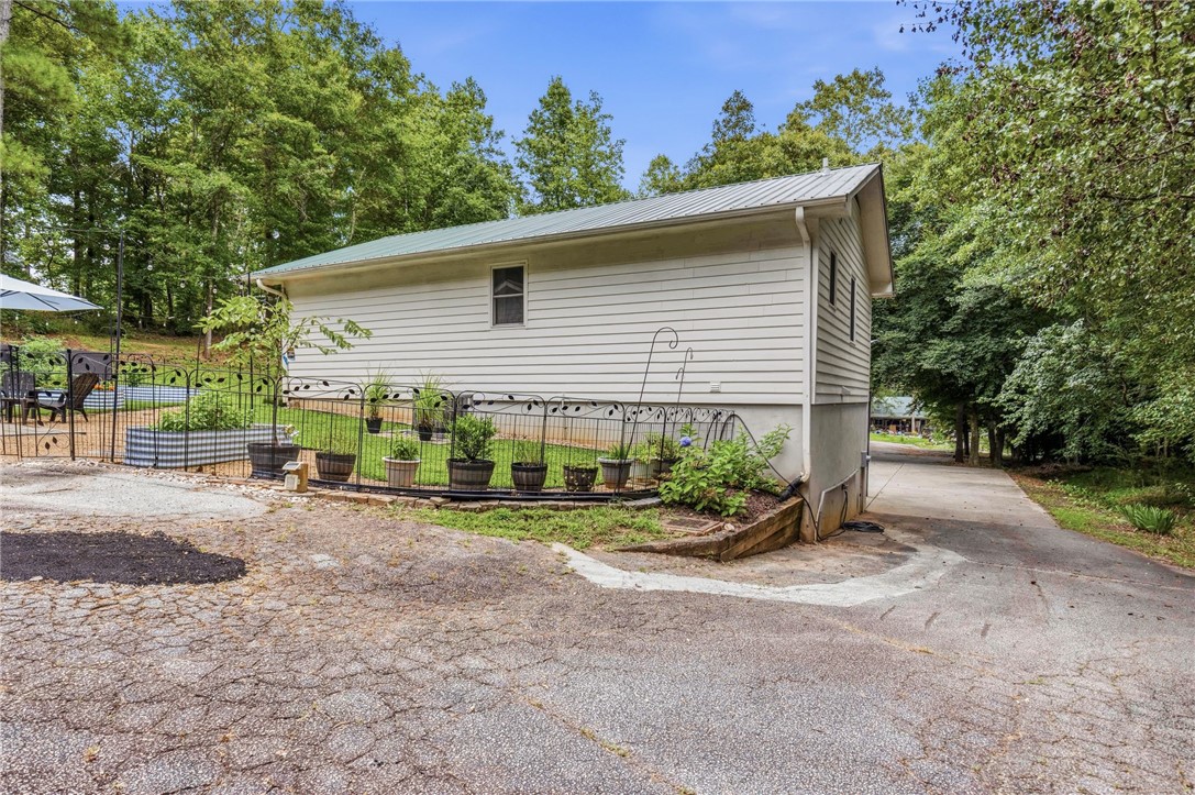 641 Lands End Road