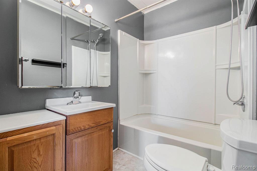 158 DICKINSON Street