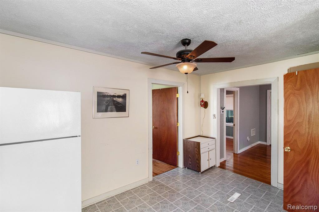 158 DICKINSON Street