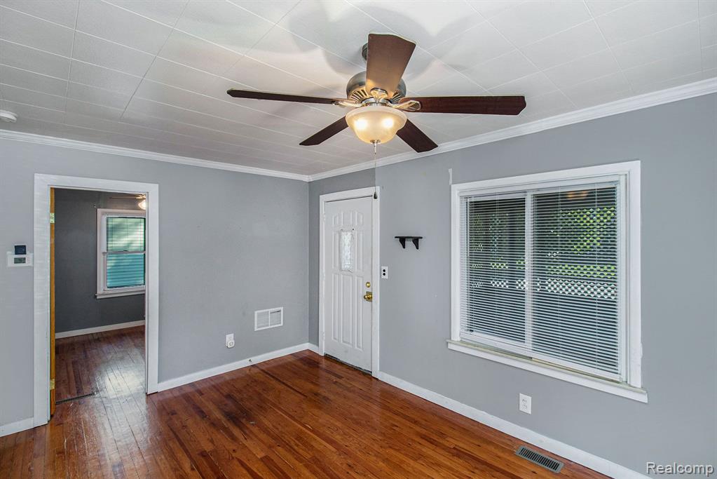 158 DICKINSON Street