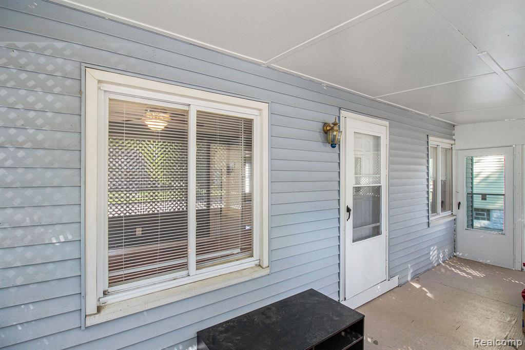 158 DICKINSON Street