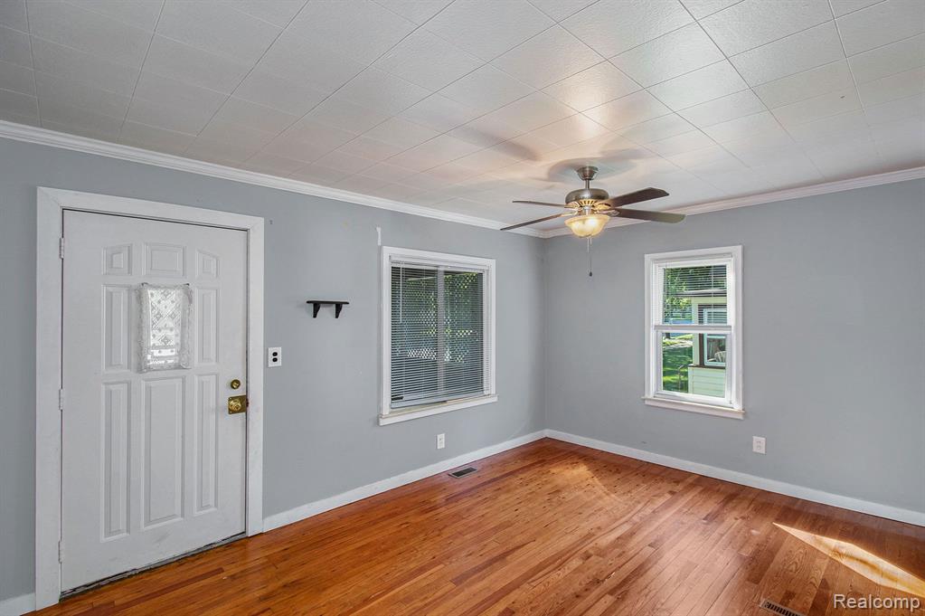 158 DICKINSON Street