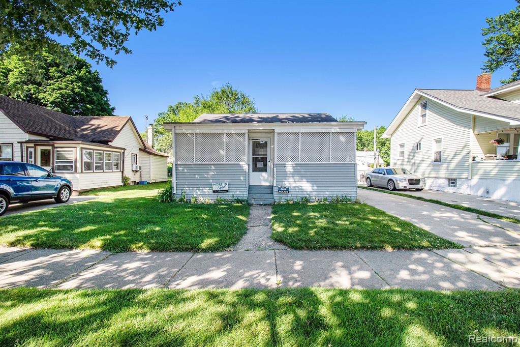 158 DICKINSON Street