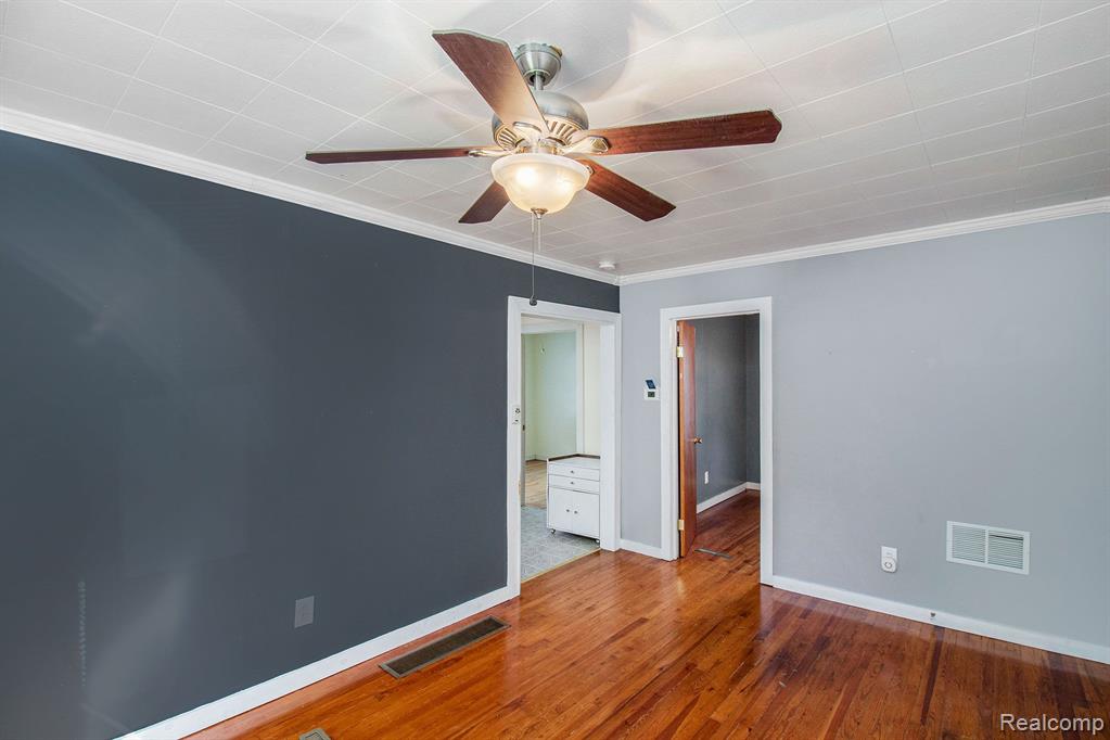 158 DICKINSON Street