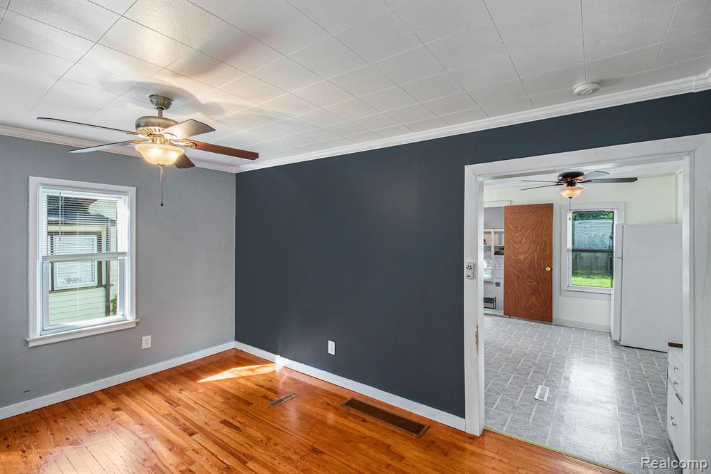 158 DICKINSON Street