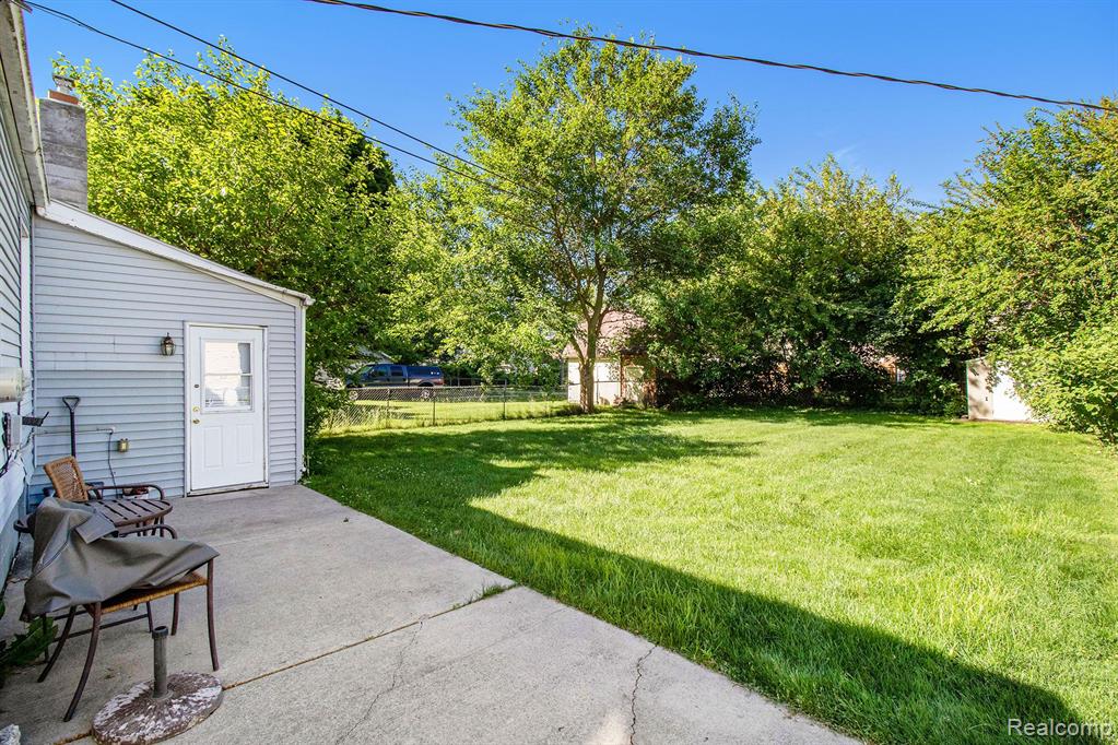 158 DICKINSON Street