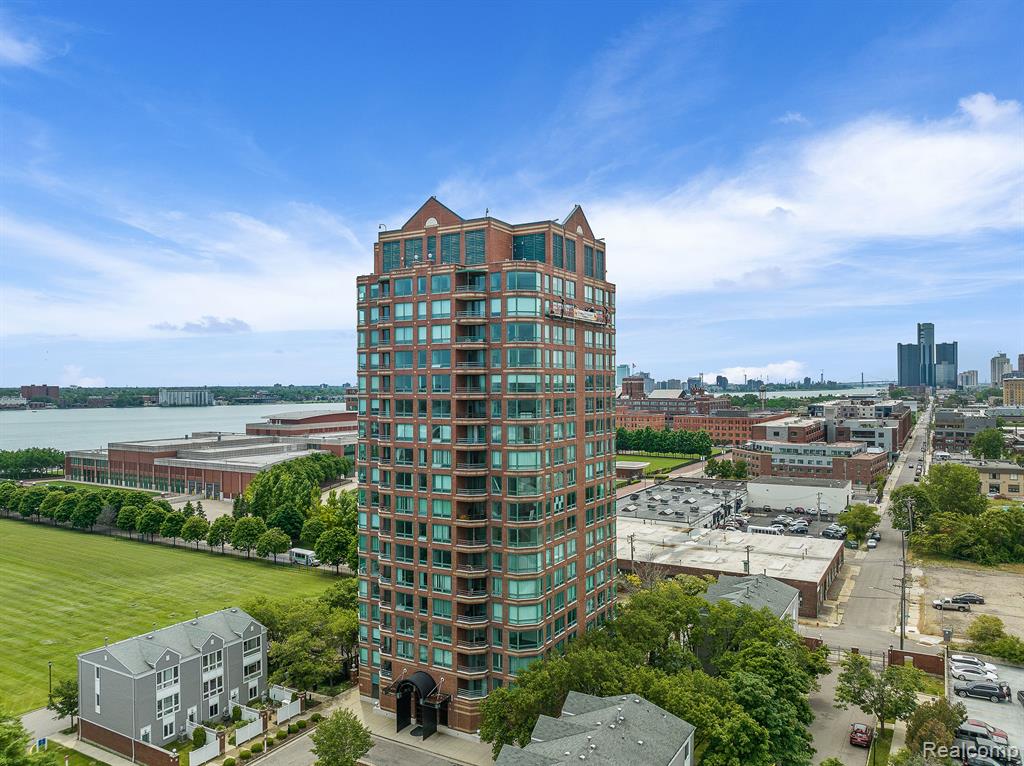 3320 SPINNAKER Lane Unit: 94-17E