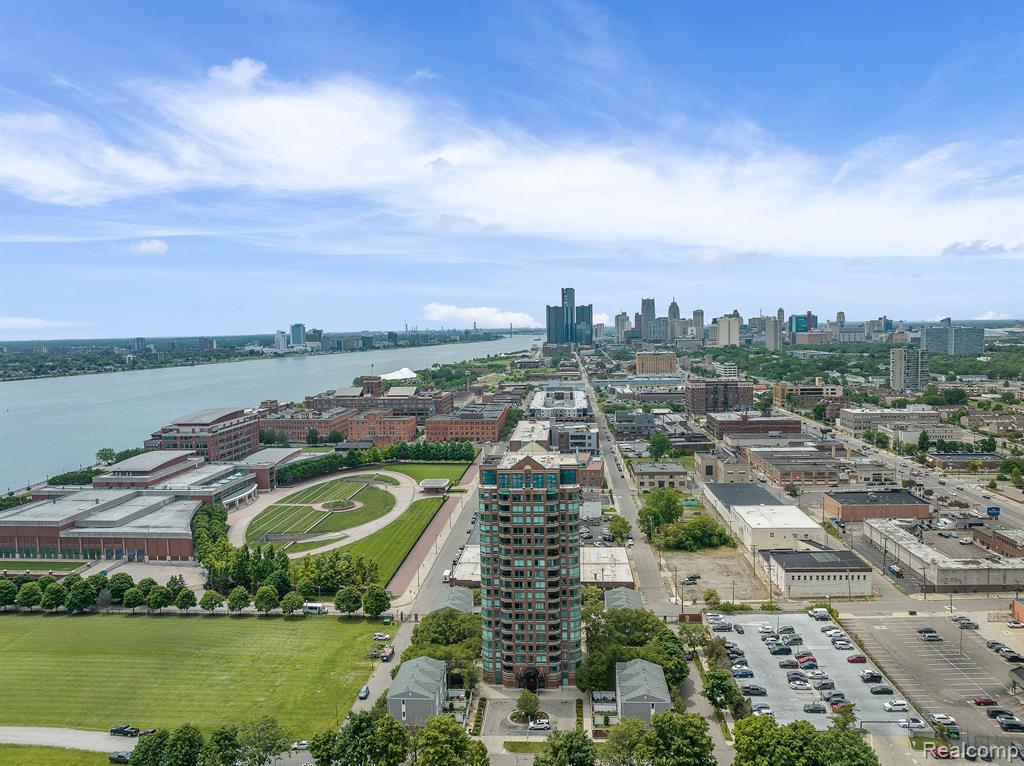 3320 SPINNAKER Lane Unit: 94-17E