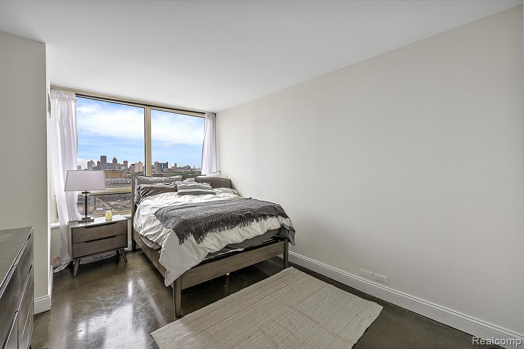 3320 SPINNAKER Lane Unit: 94-17E