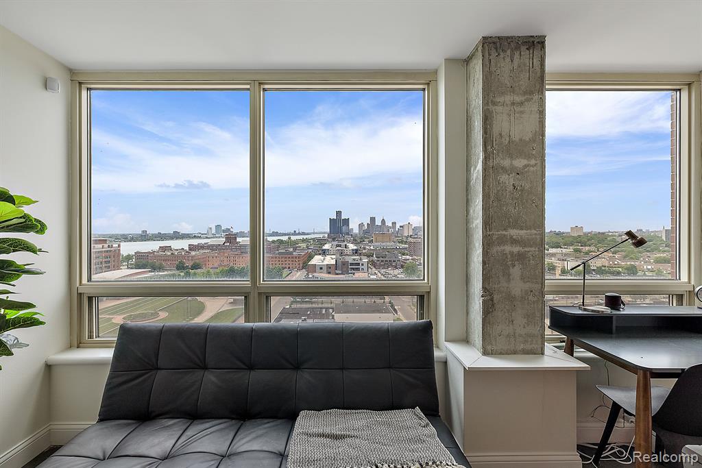 3320 SPINNAKER Lane Unit: 94-17E