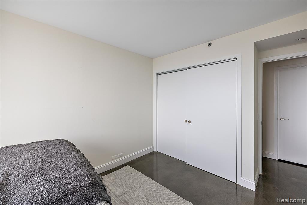 3320 SPINNAKER Lane Unit: 94-17E