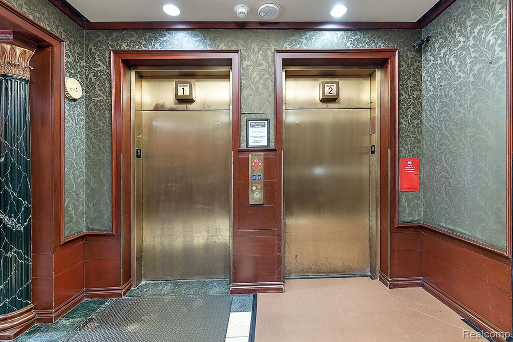 3320 SPINNAKER Lane Unit: 94-17E