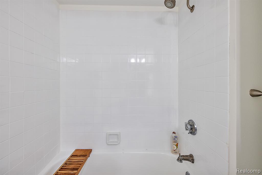 3320 SPINNAKER Lane Unit: 94-17E