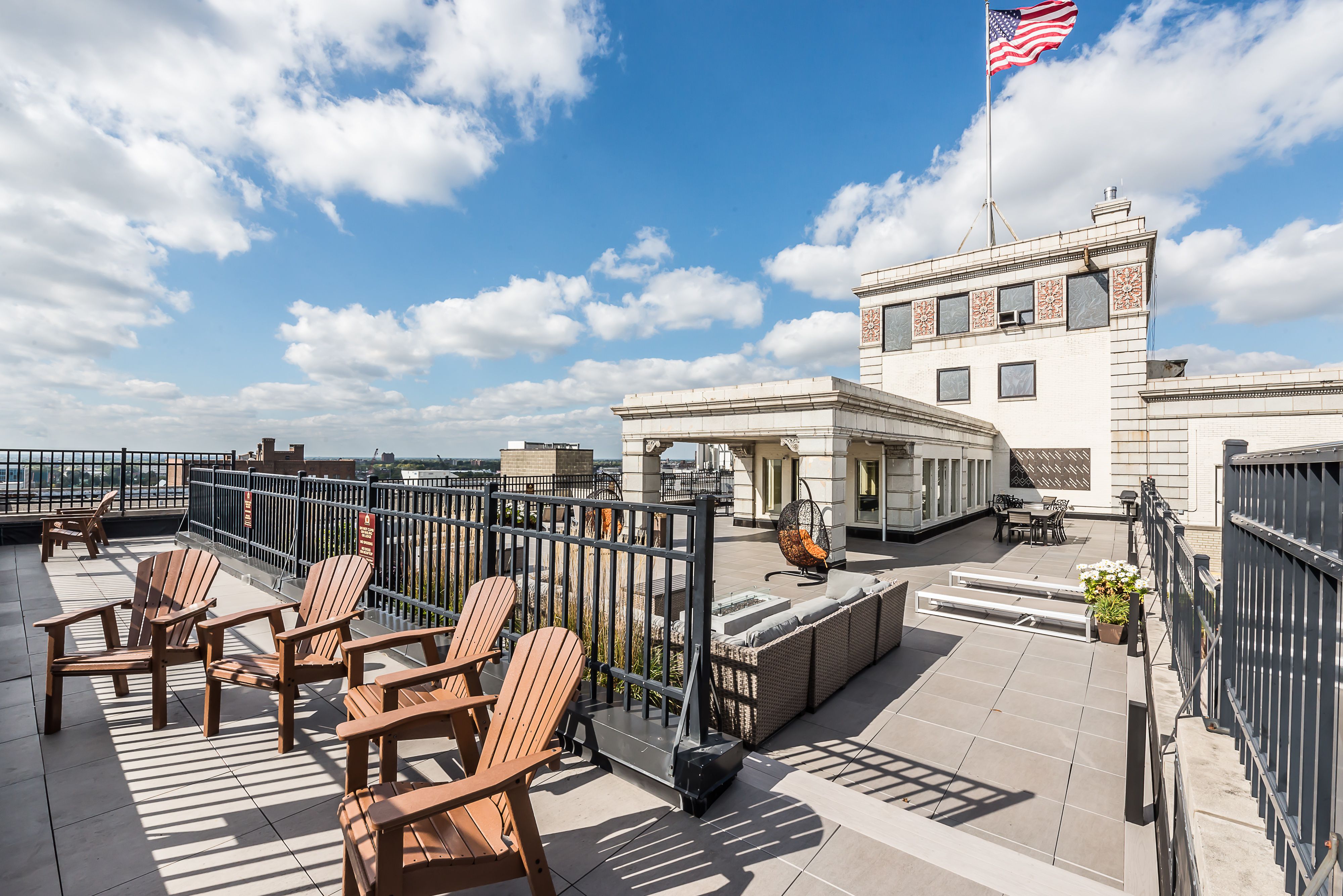 15 E KIRBY Street Unit: 1206