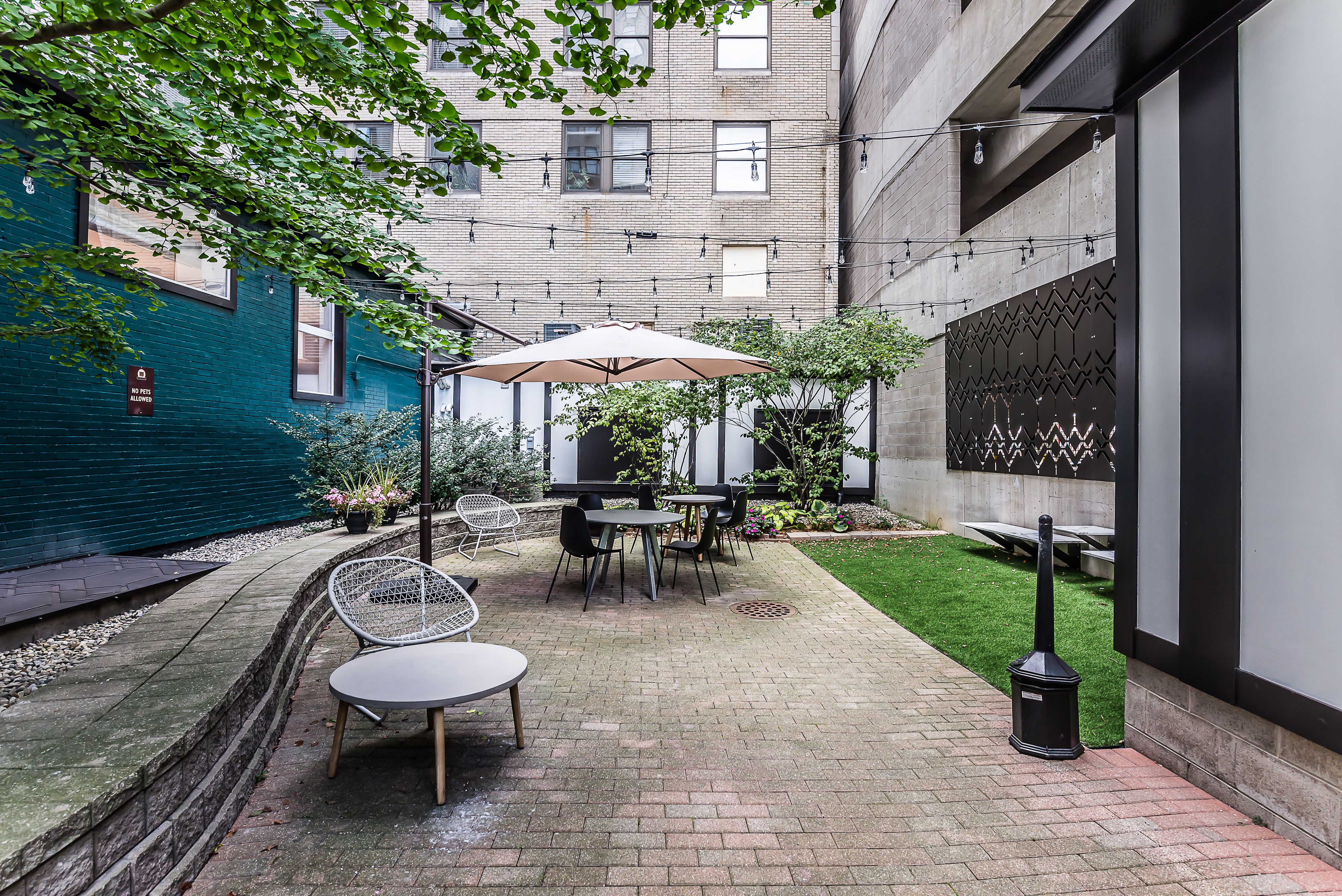 15 E KIRBY Street Unit: 1206
