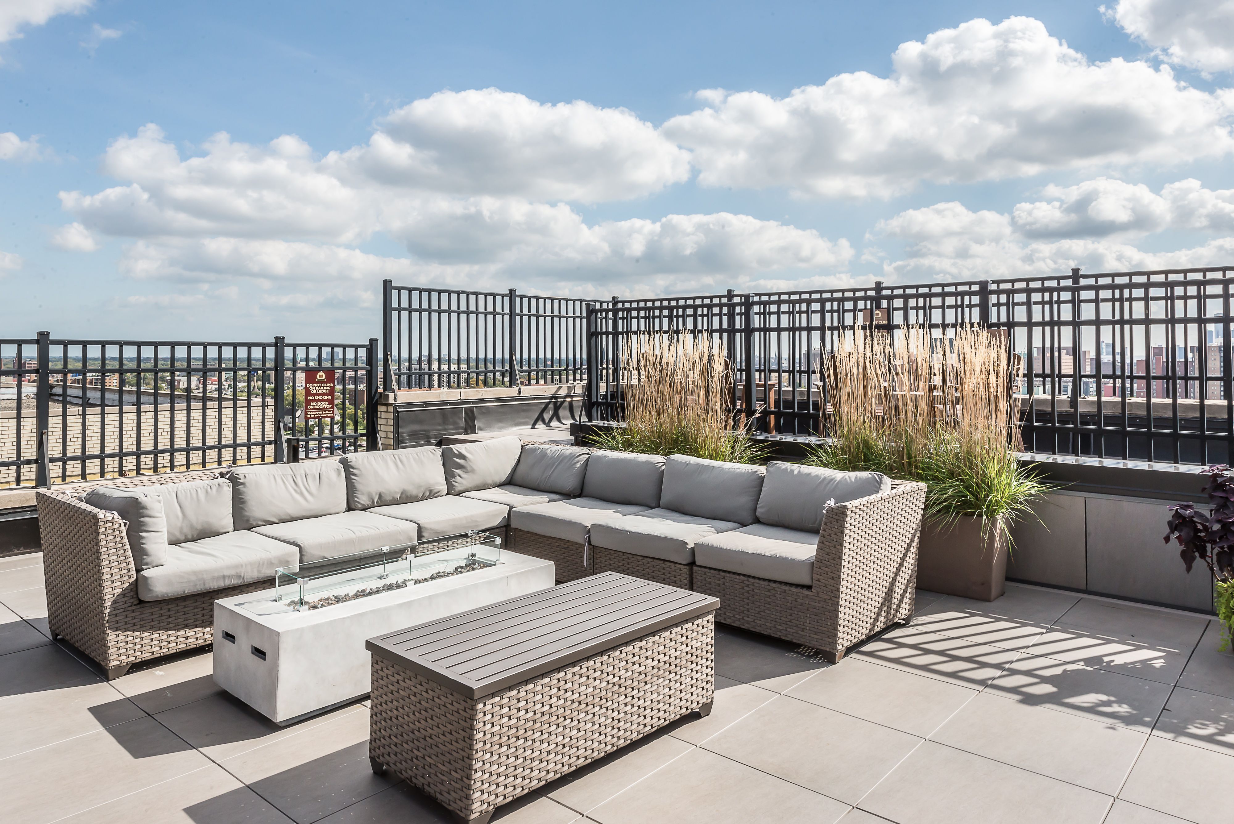 15 E KIRBY Street Unit: 1206