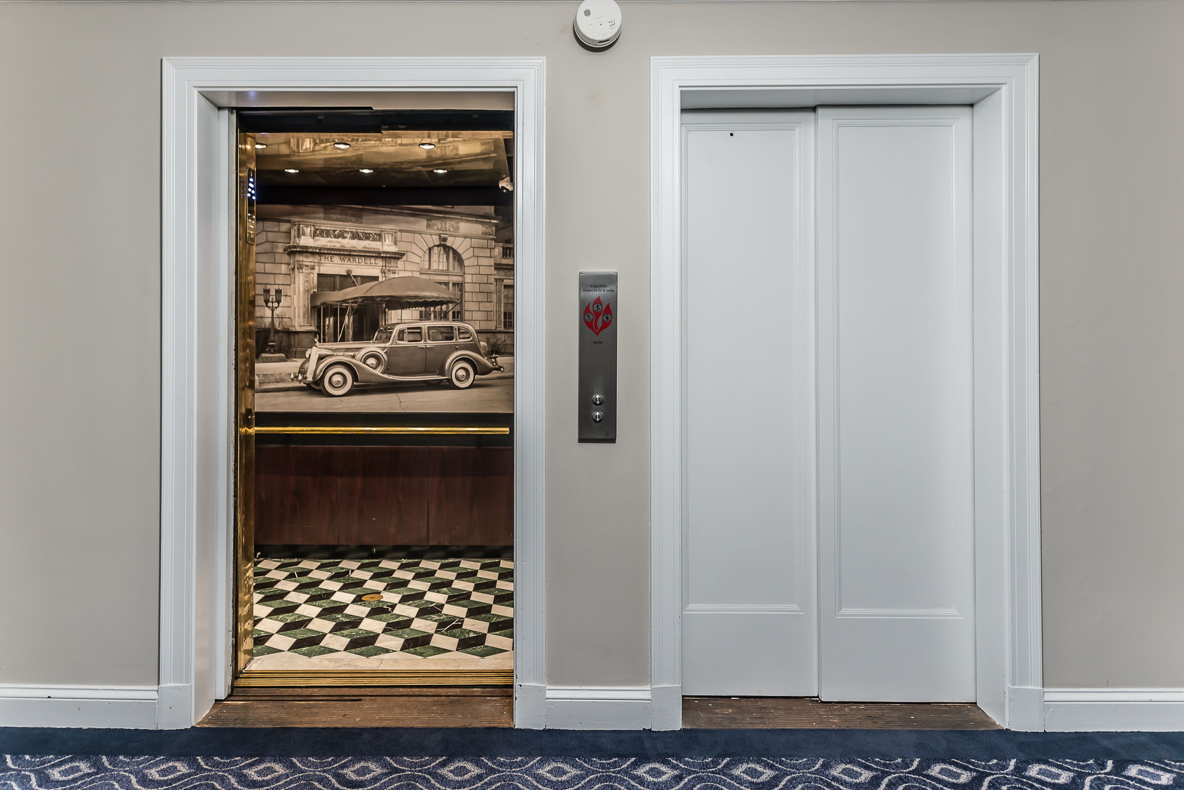 15 E KIRBY Street Unit: 1206