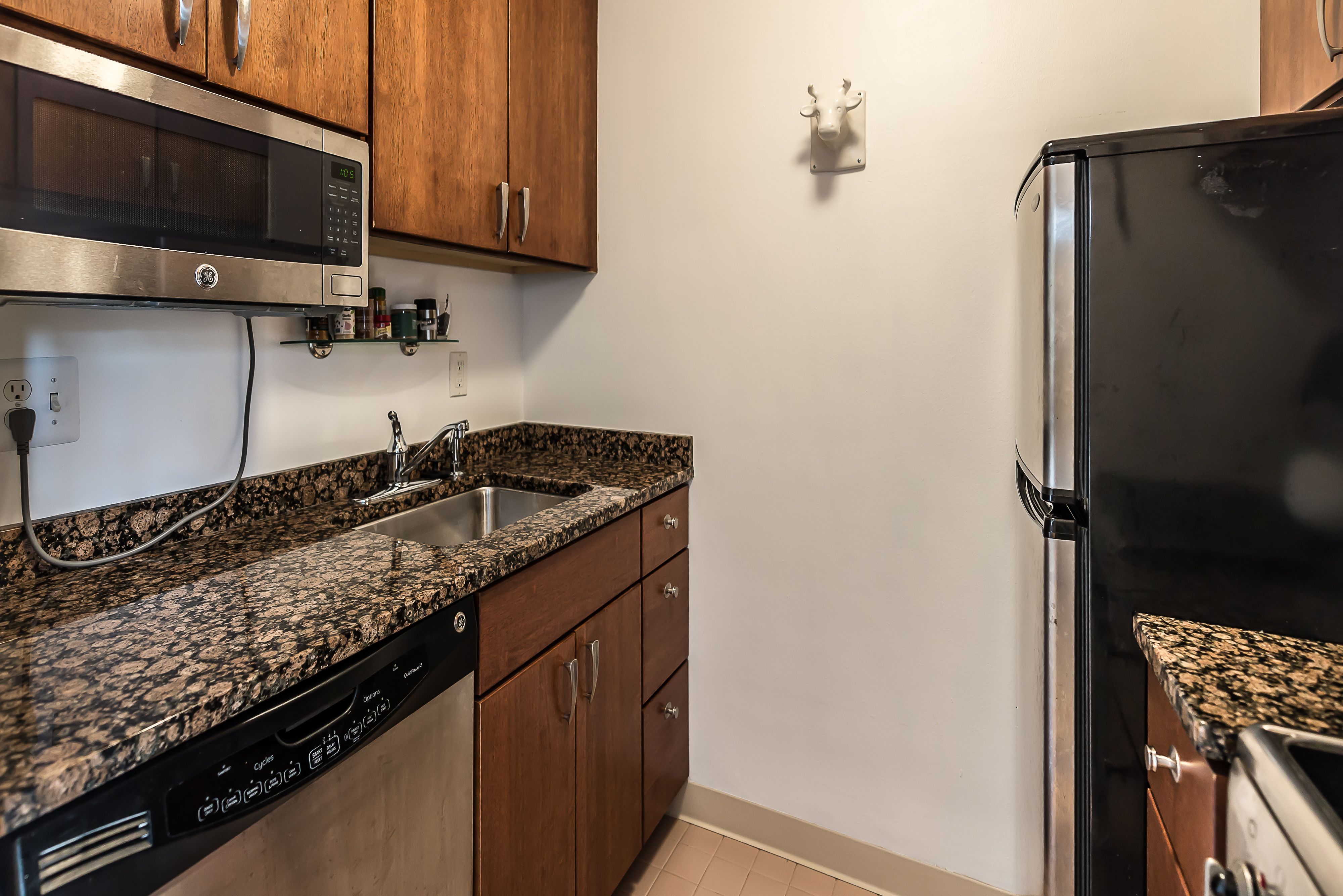 15 E KIRBY Street Unit: 1206