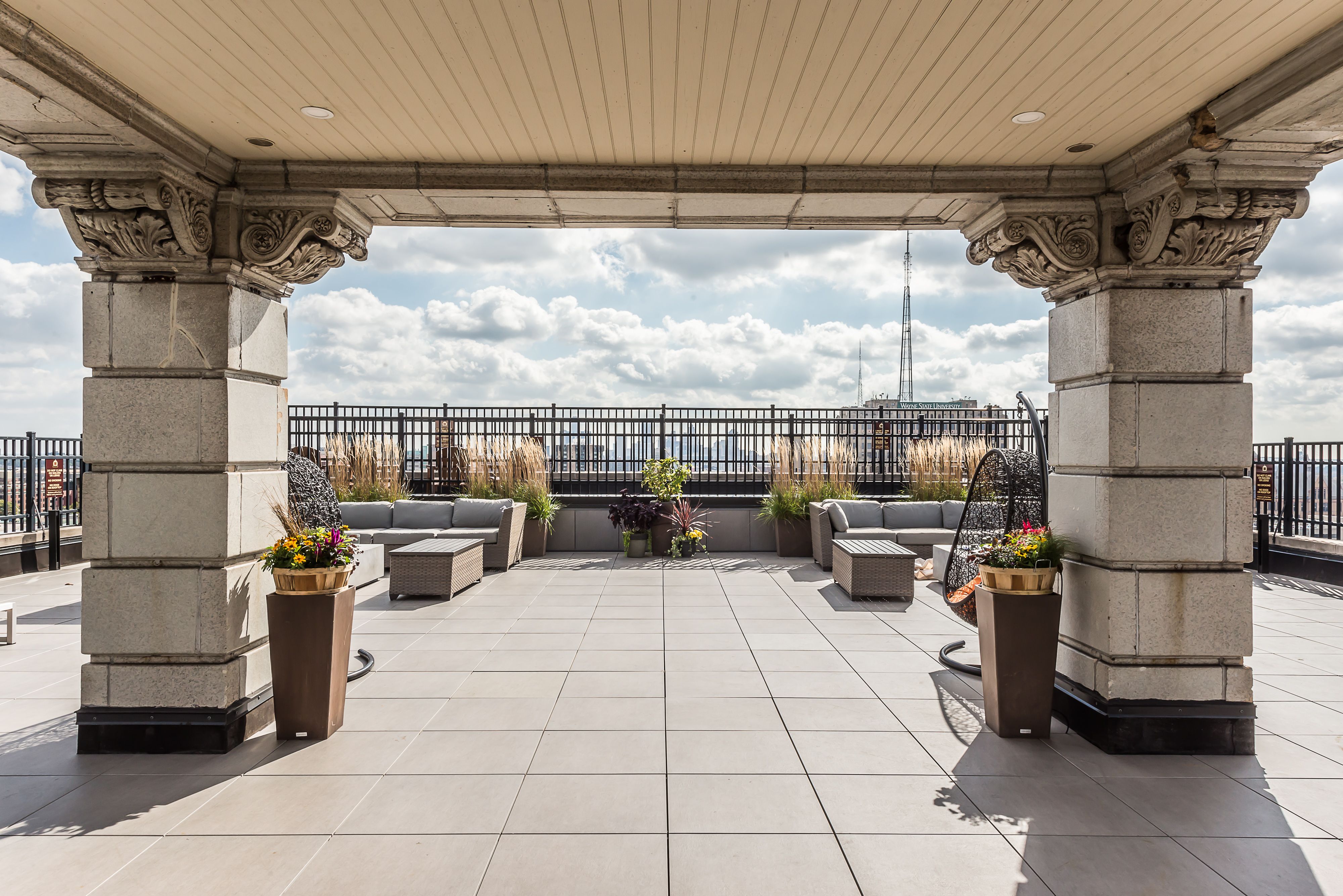 15 E KIRBY Street Unit: 1206