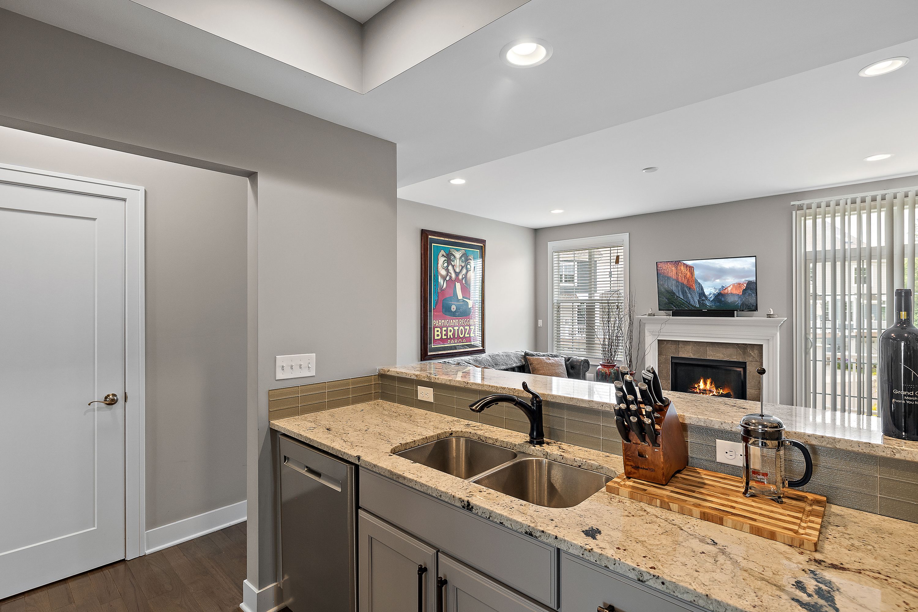 2576 W Towne Street Unit: Unit 37