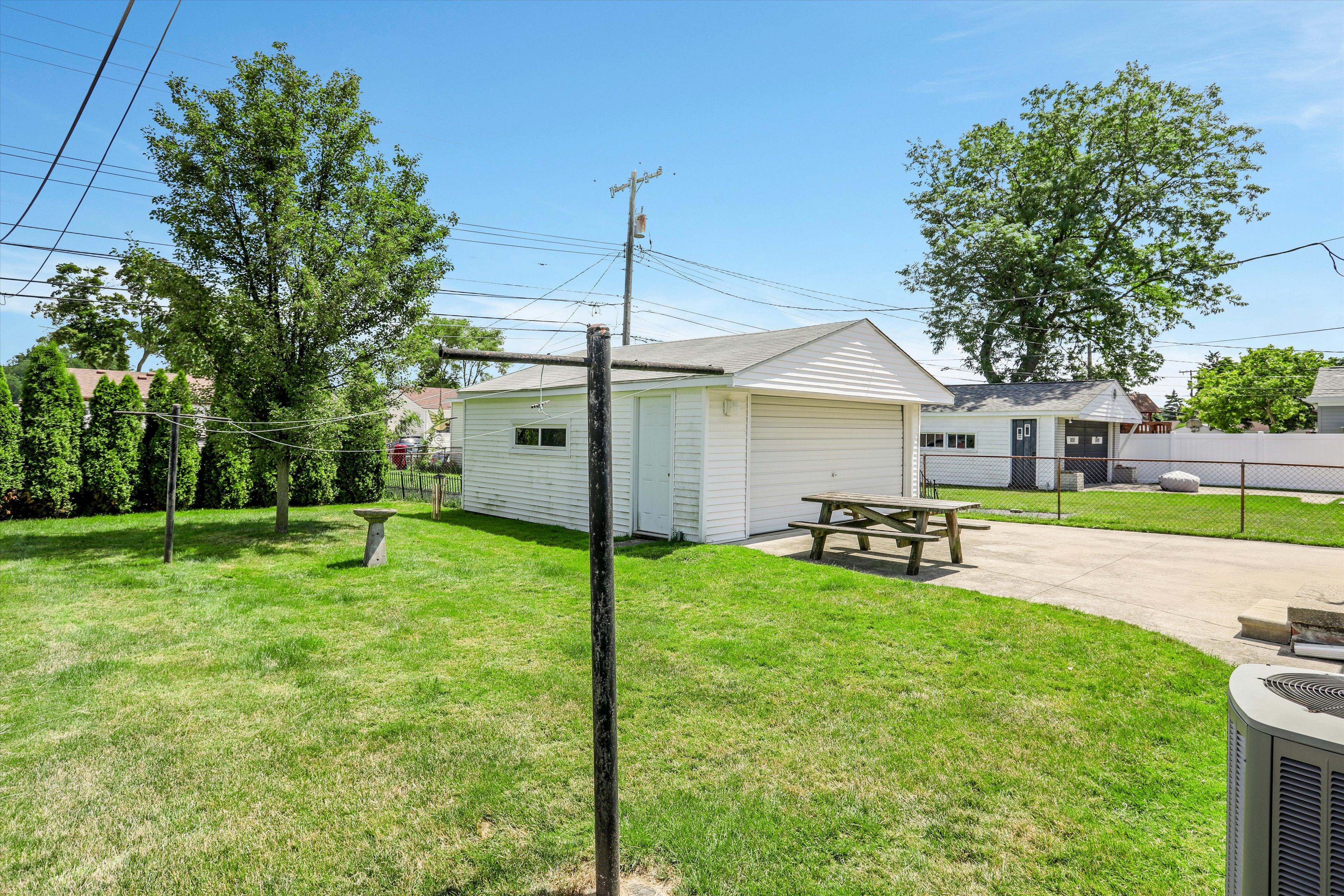 1242 N Stephen Avenue