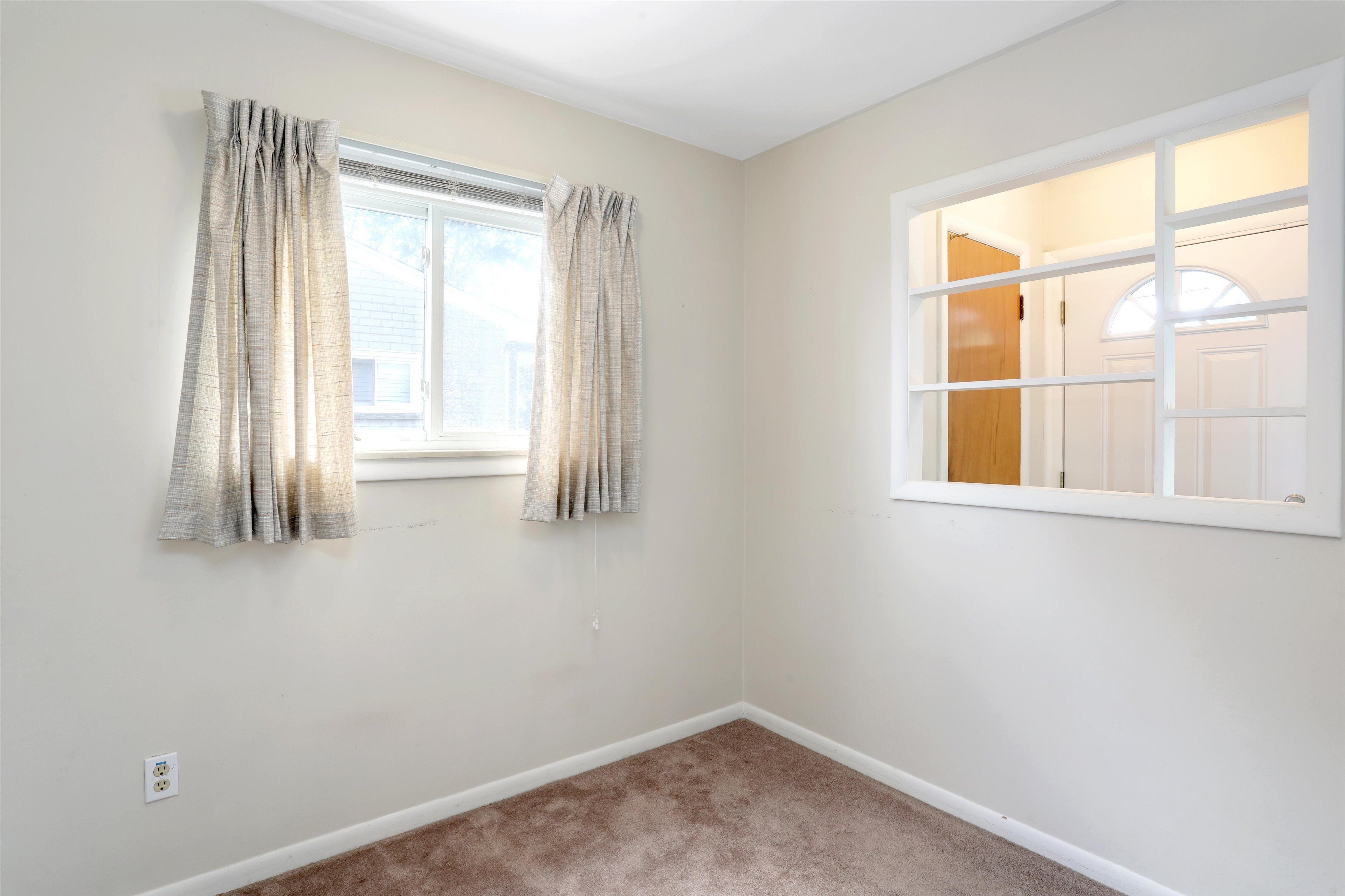 1242 N Stephen Avenue